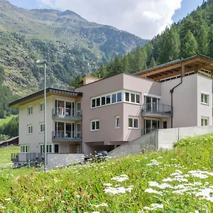  Apartament International House